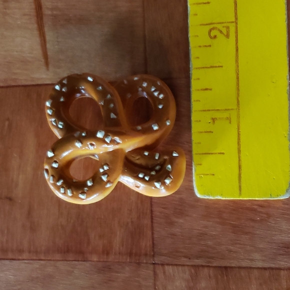 Vintage Hallmark Snack Pretzel Pin - Picture 5 of 5